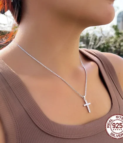 925-sterling-silver-cross-glitter-cz-pendant-necklace