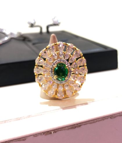 petra-american-rare-diamond-green-ring