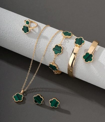 radiant-clover-charm-4pcs-jewelry-set