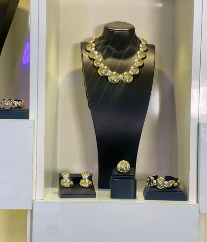 royal-regalia-4pcs-gold-plated-jewelry-set